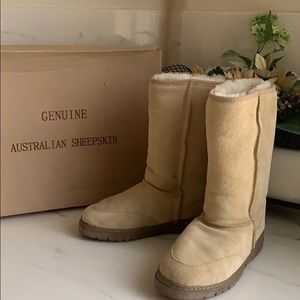 GENUINE AUSTRALIAN SHEEPSKIN BOOT SIZE 8
